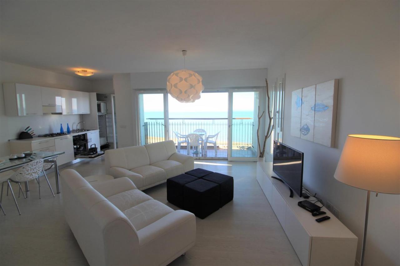 Residence Excelsior Lignano Sabbiadoro Bagian luar foto