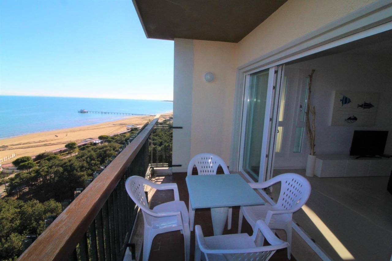 Residence Excelsior Lignano Sabbiadoro Bagian luar foto