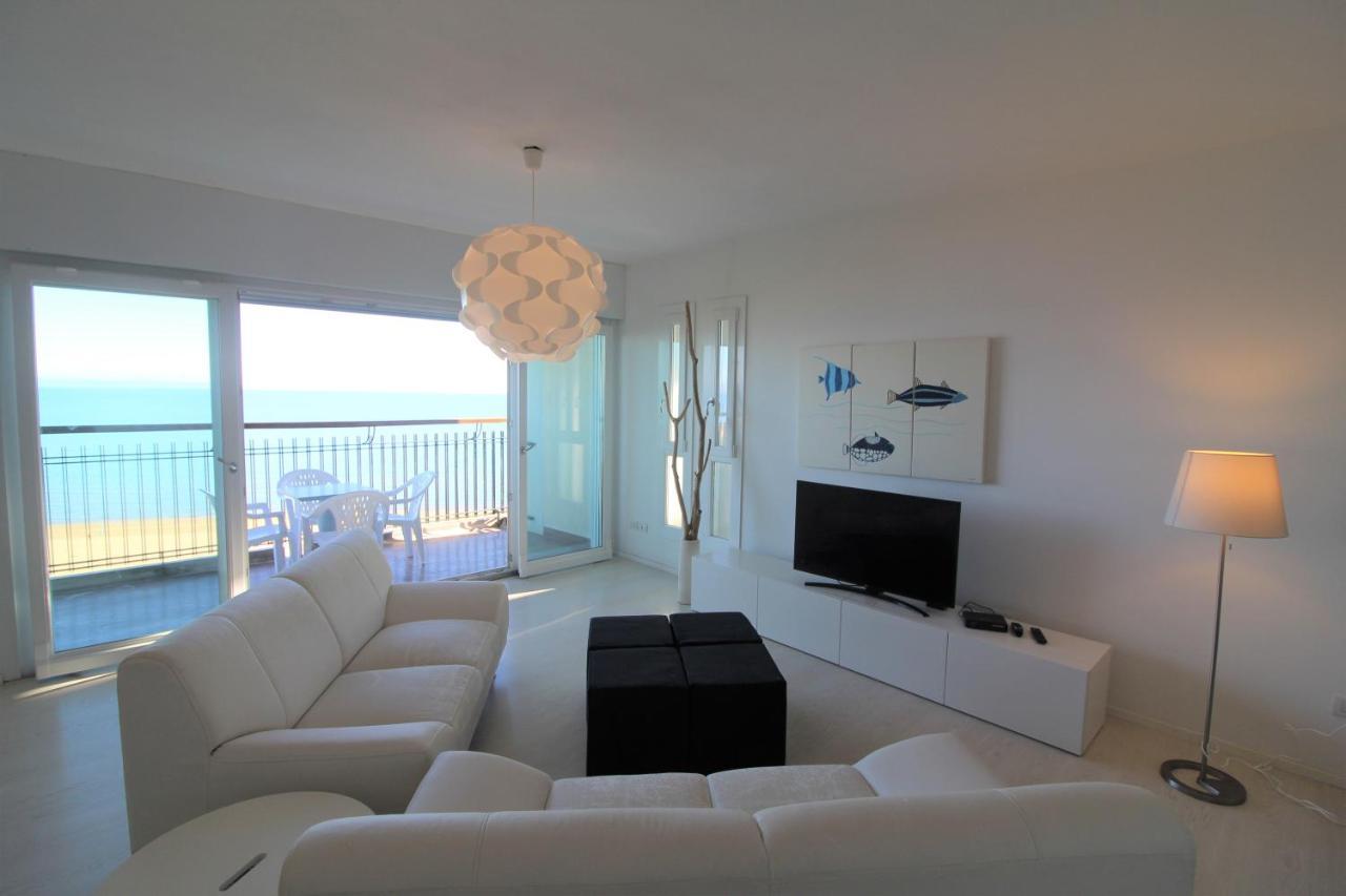 Residence Excelsior Lignano Sabbiadoro Bagian luar foto