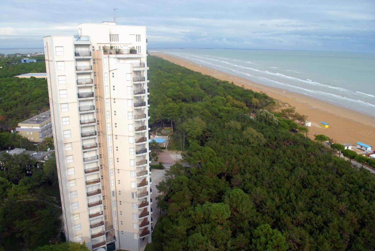 Residence Excelsior Lignano Sabbiadoro Bagian luar foto