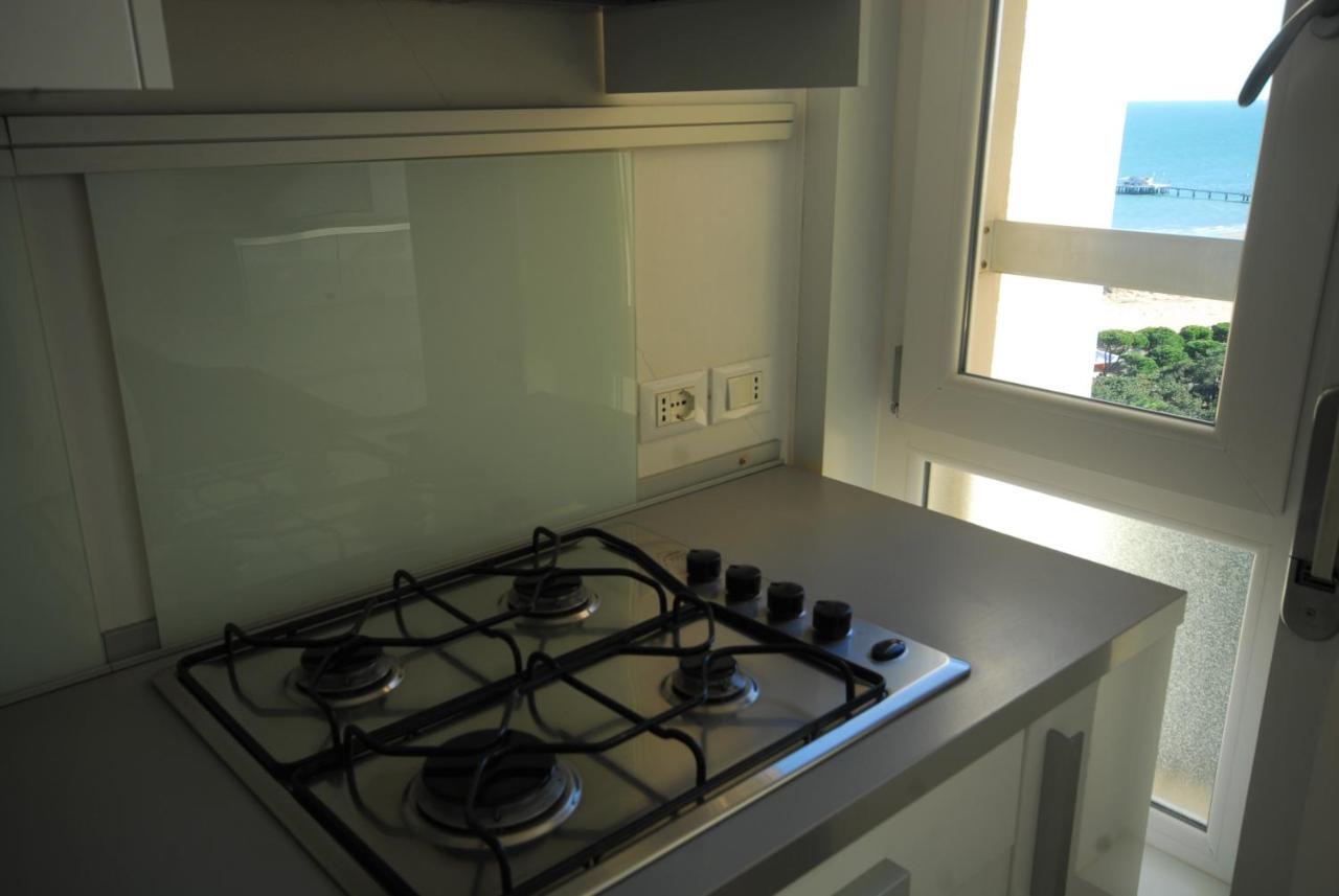 Residence Excelsior Lignano Sabbiadoro Bagian luar foto