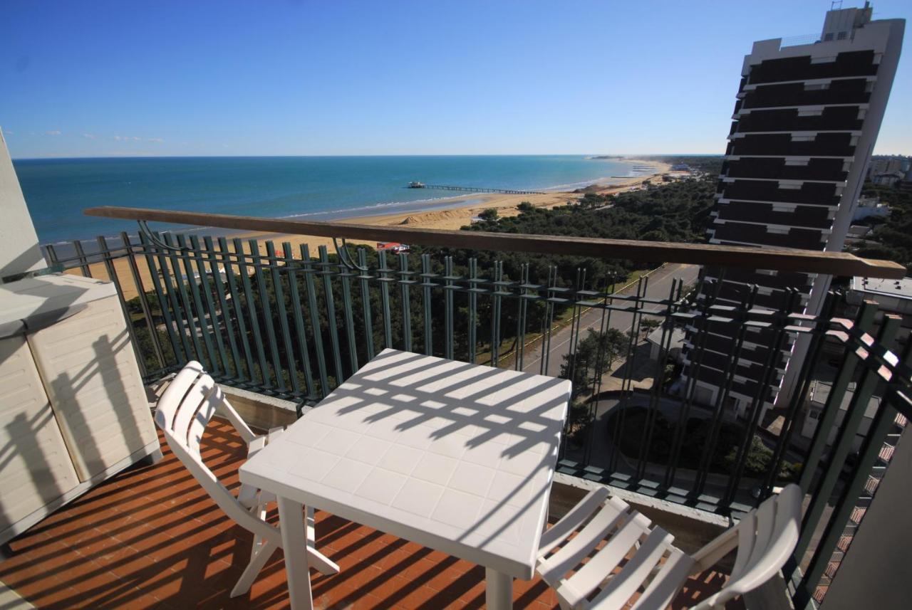 Residence Excelsior Lignano Sabbiadoro Bagian luar foto