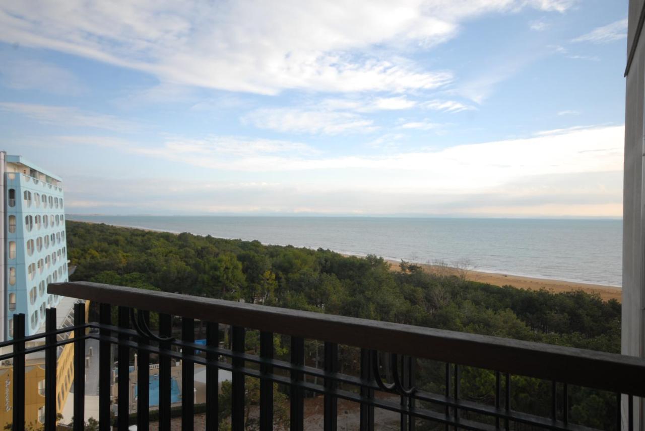 Residence Excelsior Lignano Sabbiadoro Bagian luar foto