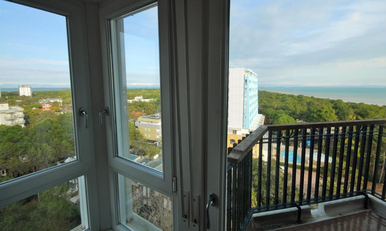 Residence Excelsior Lignano Sabbiadoro Bagian luar foto